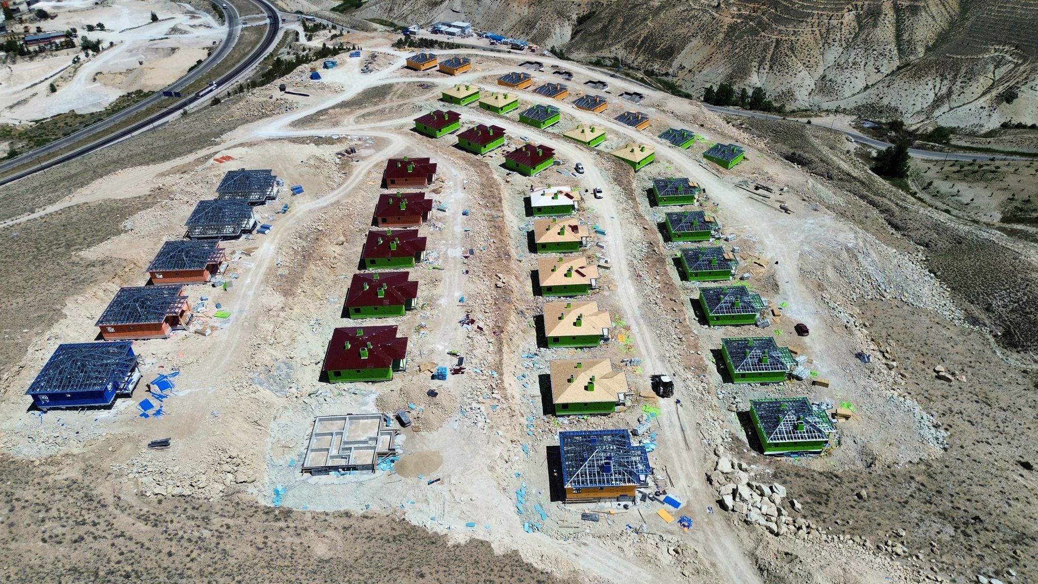  Malatya ili Darende ilçesi Hahif Çelik Köy Evleri 
                                                